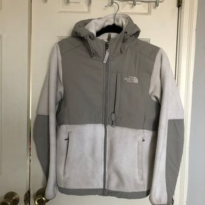 The North Face Women's White Denali Jacket w/ hood